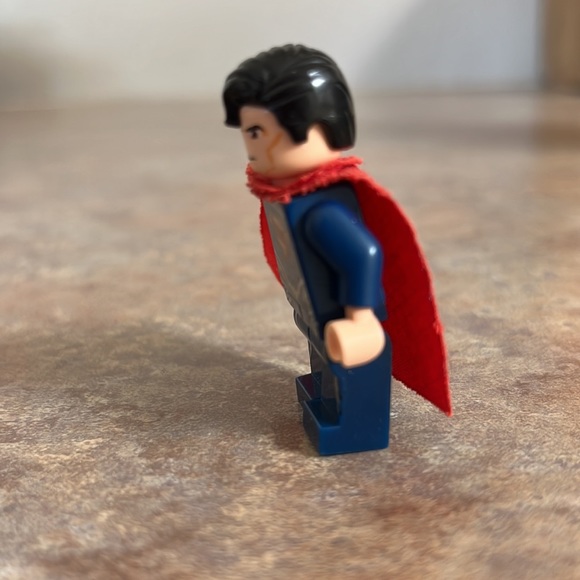 Superman Lego Minifigure - Picture 2 of 4